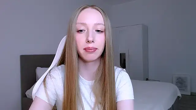 Luna_insniity webcam