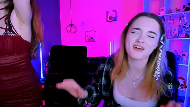 liana_kisses - Liana_kisses's free webcam - UK Sex Cams