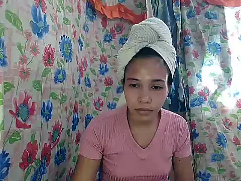 PinaySkinnyGirl webcam