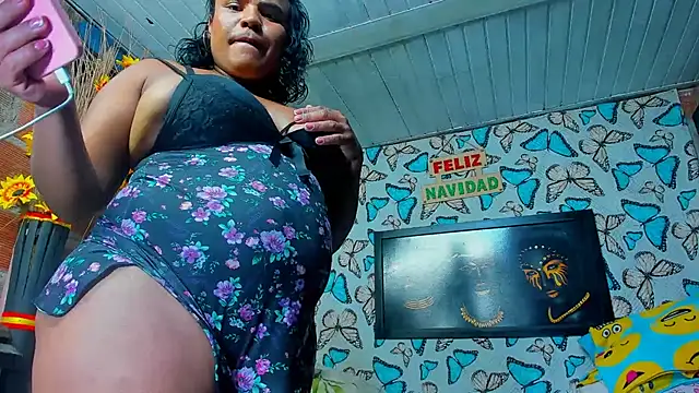 lucianaosorno25 webcam