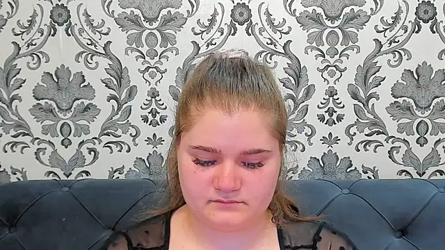 LissaBigTitts webcam