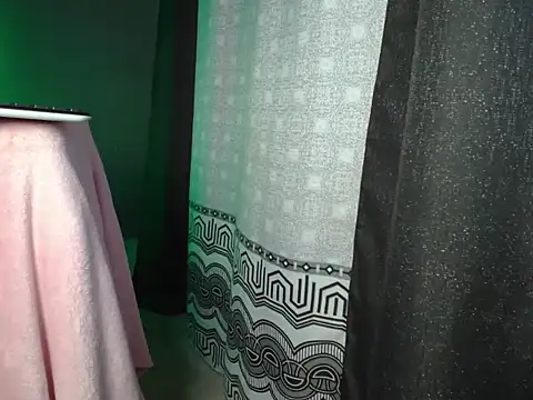 MAXIMILAINO-XXX webcam