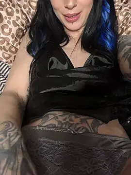 MissMidnightUK webcam