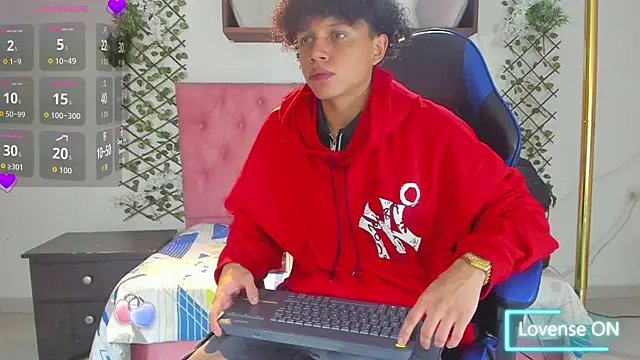 _taylor_black webcam