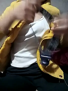 andrea-688 - Andrea-688's free webcam