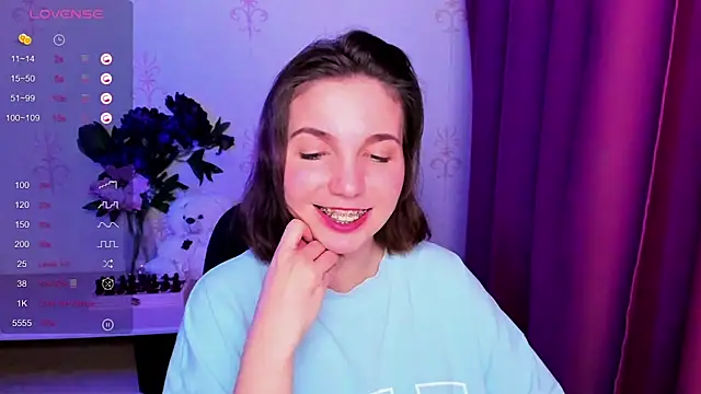 KindHazelHere_ webcam