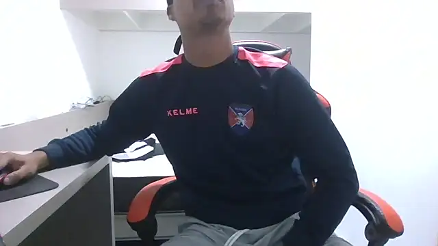 JUNINHOLEKEJR webcam