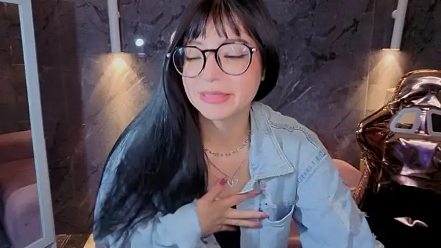 _mia_collins_b_ webcam