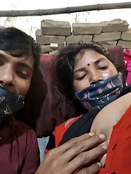 Indiandesicouple155 webcam