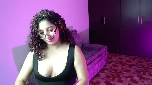 Gia_Dior webcam