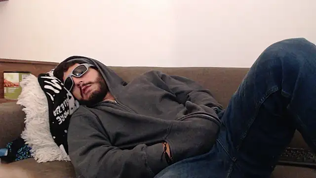 thomas_gun - Thomas_gun's free webcam - UK Sex Cams