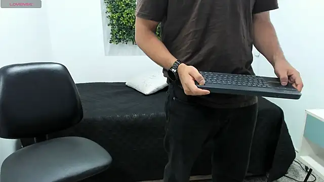 kaelswitch (M twink) - full naked