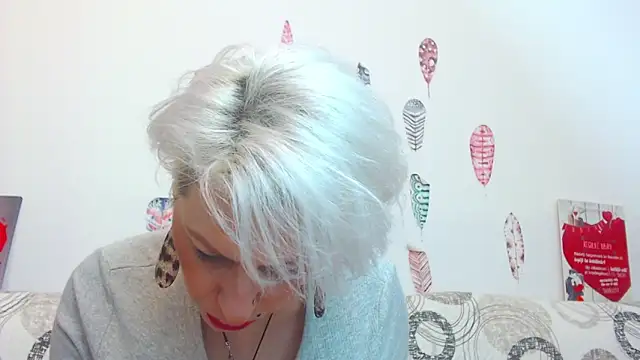 Playful_Goldie_WOW__