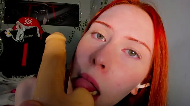 fruttitatti - FruttiTatti's free webcam - UK Sex Cams