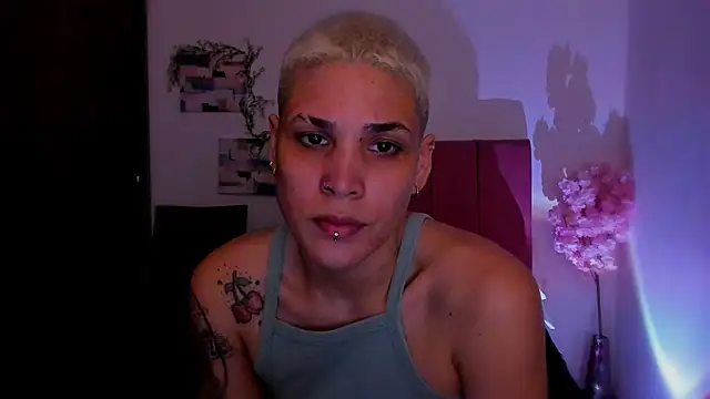Charlee_pink webcam