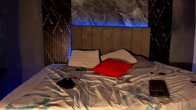 hot_summer_boy_ webcam