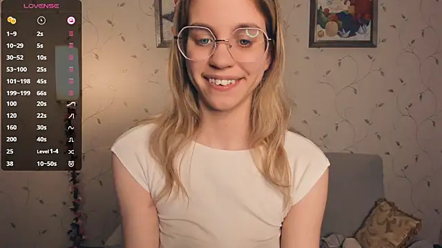 JoanBaggott Live Webcam on Stripchat