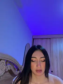 Webcam Model (Maddy_Jones)  is live.Free join now!