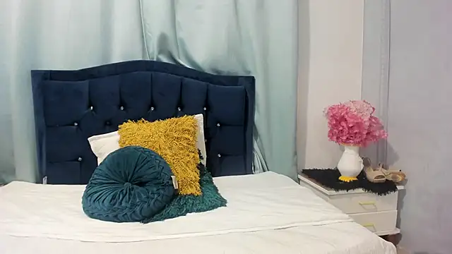 Inaya_Khalifa webcam