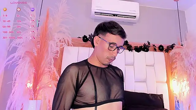 mr_aronnn_ - Mr_aronnn_'s free webcam - UK Sex Cams