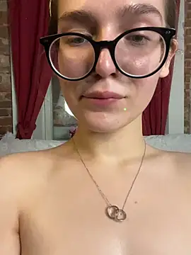 MyKittySayMeow webcam