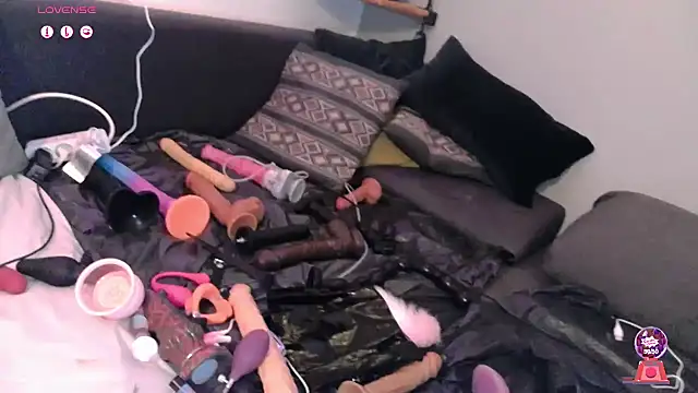 sissy_liaxxx - Sissy_LiaXXX's free webcam