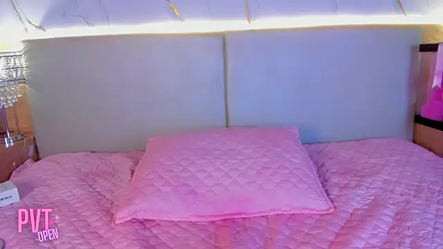 april_grey11 - April_grey11's free webcam - UK Sex Cams