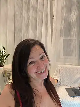 Webcam Model (HotLdyllic)  is live.Free join now!