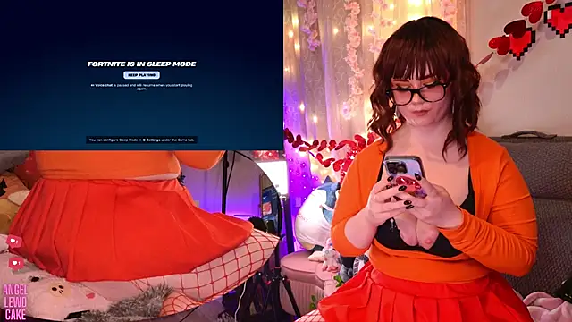 Angel-Lewd-Cake webcam