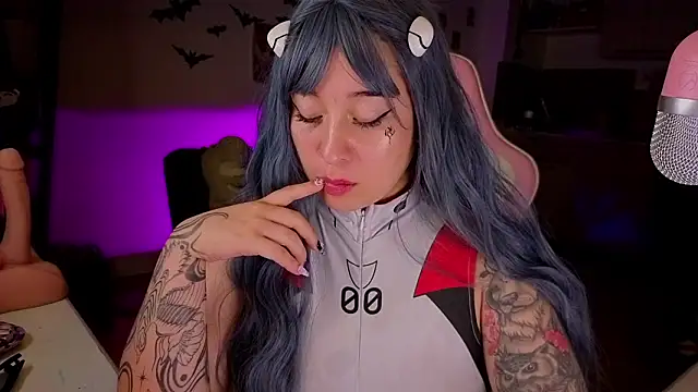 Celeste_Bauman webcam