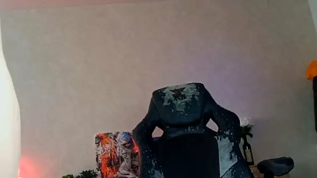Kira_Chain webcam