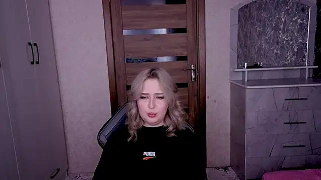 Kristy-Max webcam
