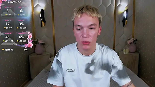 Derek_Banville's room