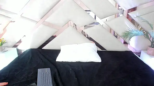 sophie_pariss webcam