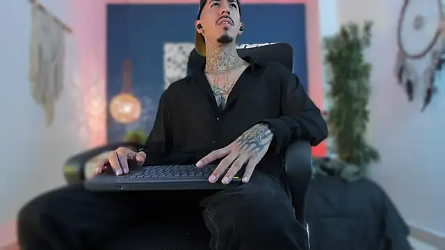 Donovan_Desmond webcam