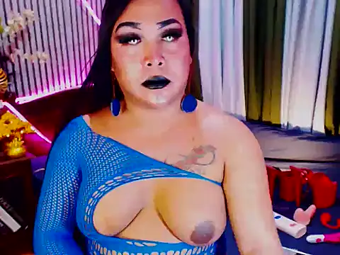 CumFactoryLuna webcam