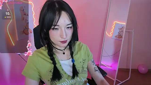 AliceeinWonderlanddd webcam