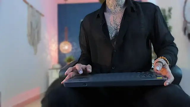 Donovan_Desmond webcam