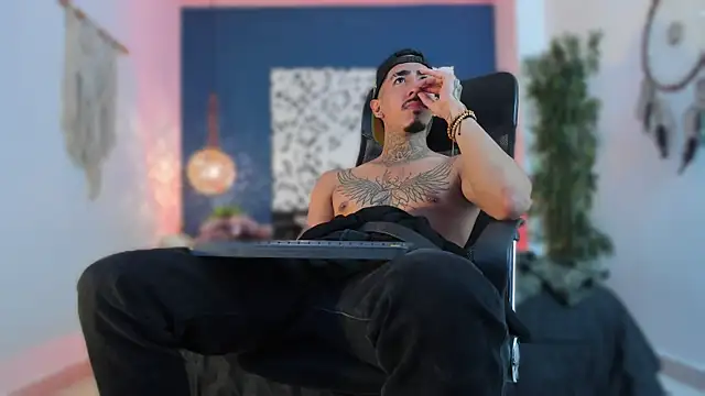 Donovan_Desmond webcam