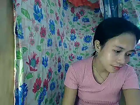 PinaySkinnyGirl webcam