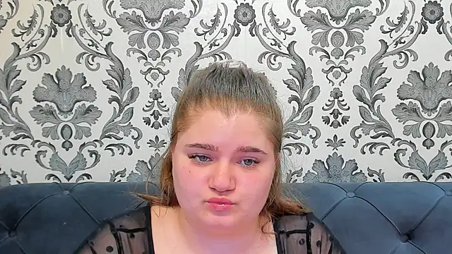 LissaBigTitts webcam