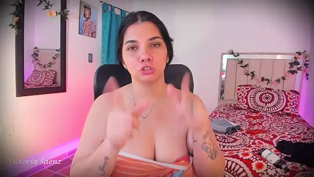 victoriaasaenz_ webcam