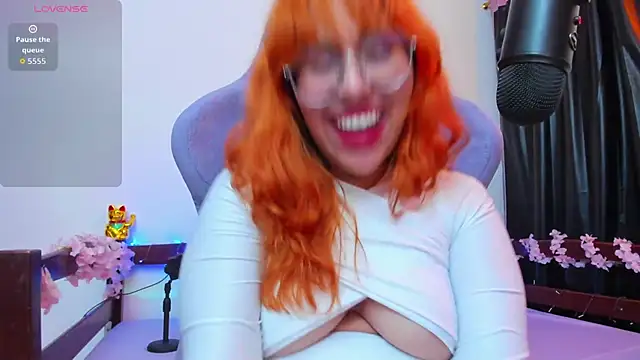 _Moon_Johnson webcam