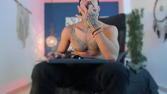 Donovan_Desmond webcam