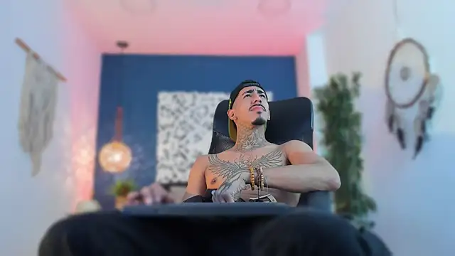 donovan_desmond - Donovan_Desmond's free webcam - UK Sex Cams