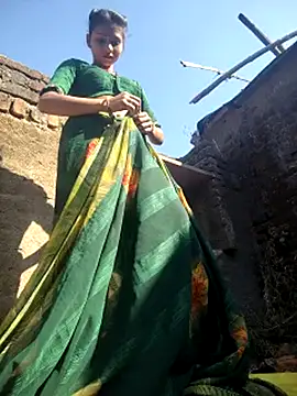 Webcam Model (R_Roshni)  is live.Free join now!