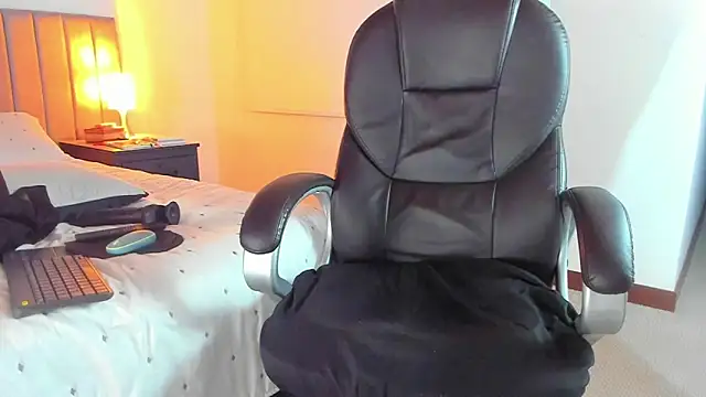 adriana71 - Adriana71's free webcam - UK Sex Cams