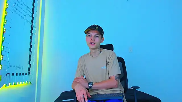 thomas-wil - Thomas-Wil's free webcam - UK Sex Cams