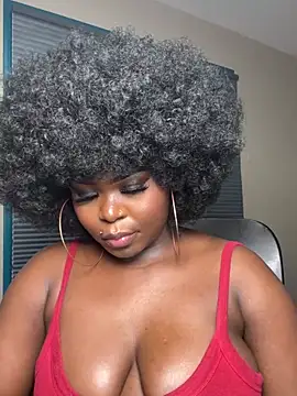 WomanNextdoor1 webcam