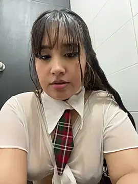 Webcam Model (Samantthaescobar)  is live.Free join now!